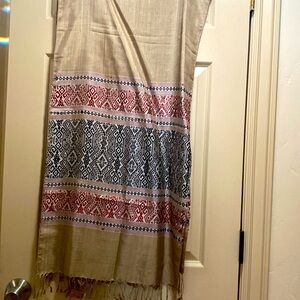 Beautiful scarf, beige, red and black prints. New/tags